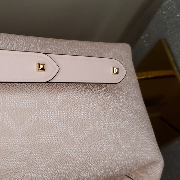 🎉HP🎉Michael Kors 💘NWT💘 Freya Pink Large Open Tote!💘💘💘 - Picture 8 of 17